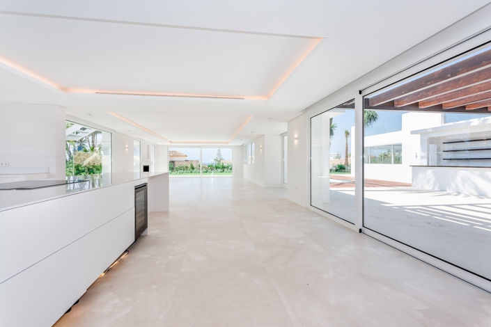 Image No.10-7 Bed Villa for sale