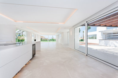 10-bb915d1cb19341576dcdc994b81ab9c5