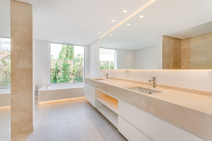 Image No.11-7 Bed Villa for sale