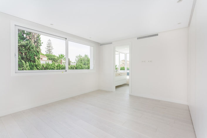 Image No.19-7 Bed Villa for sale