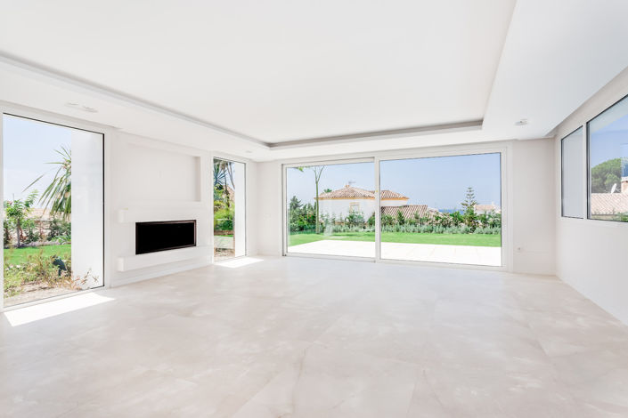 Image No.2-7 Bed Villa for sale