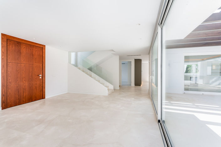 Image No.7-7 Bed Villa for sale