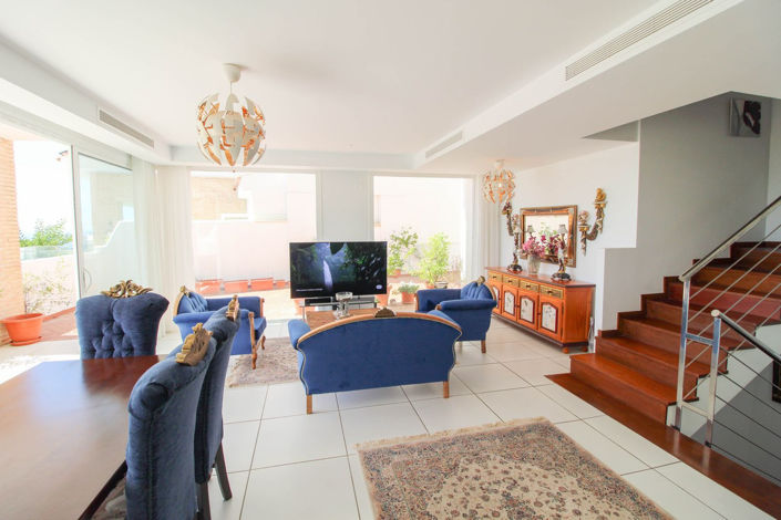 Image No.14-4 Bed Villa for sale