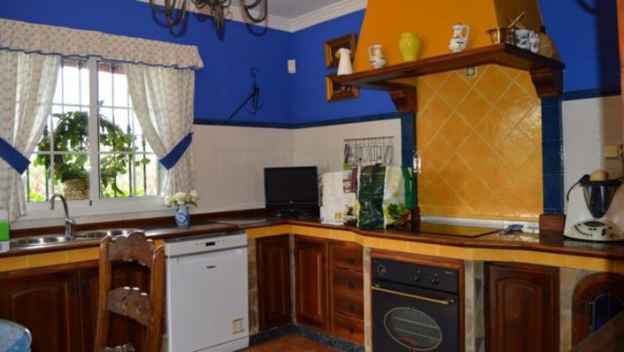 Image No.2-4 Bed Villa for sale