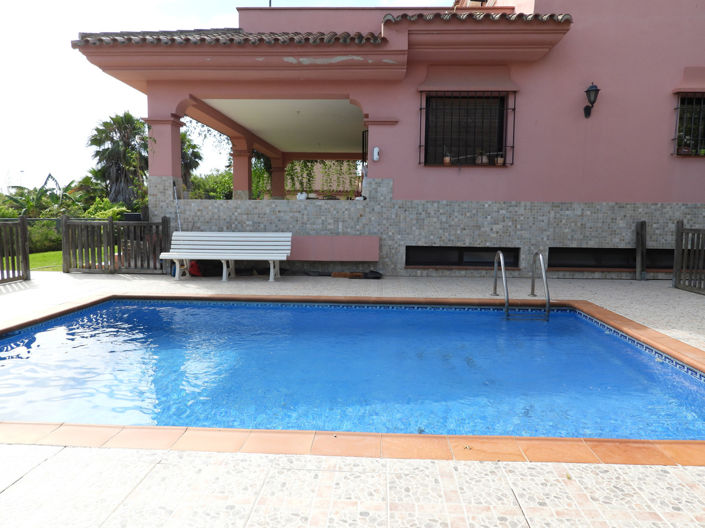 Image No.1-4 Bed Villa for sale