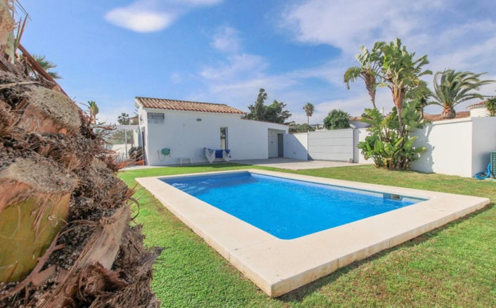 Image No.1-Villa de 3 chambres à vendre à Estepona