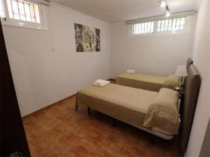 Image No.11-6 Bed Villa for sale