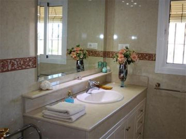 Image No.15-6 Bed Villa for sale