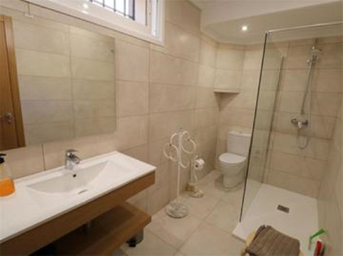 Image No.8-6 Bed Villa for sale