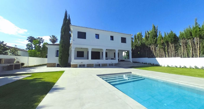 Image No.1-Villa de 6 chambres à vendre à Nueva Andalucia