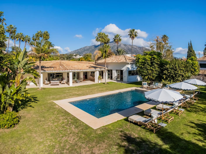Image No.1-Villa de 5 chambres à vendre à Nueva Andalucia