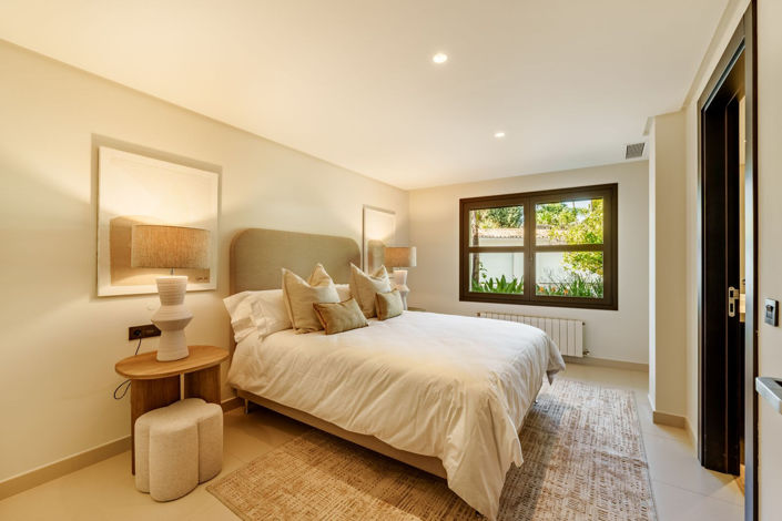Image No.38-5 Bed Townhouse for sale
