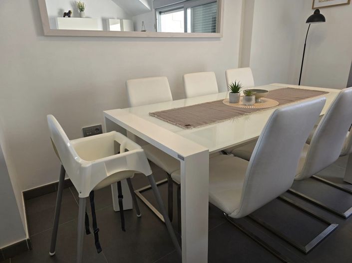 Image No.10-2 Bed Property for sale