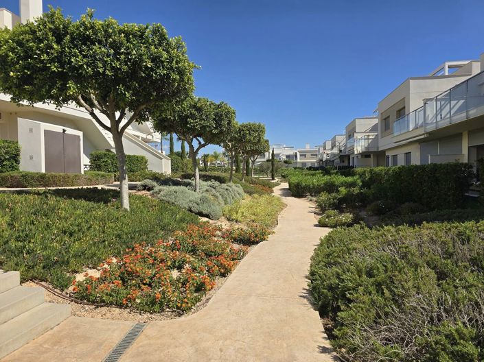 Image No.27-2 Bed Property for sale