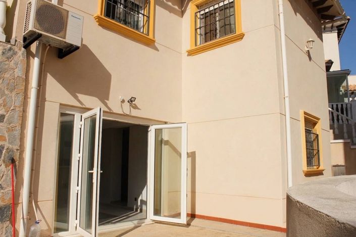 Image No.5-Propriété de 5 chambres à vendre à Orihuela