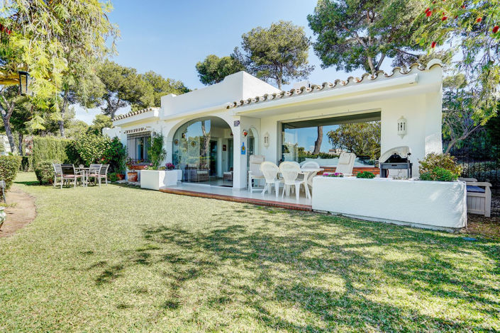 Image No.1-3 Bed Villa for sale