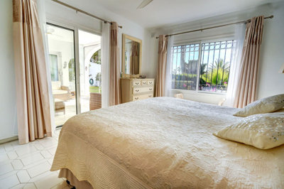 13-5fd73dea700db77384c091ca9818b1a9