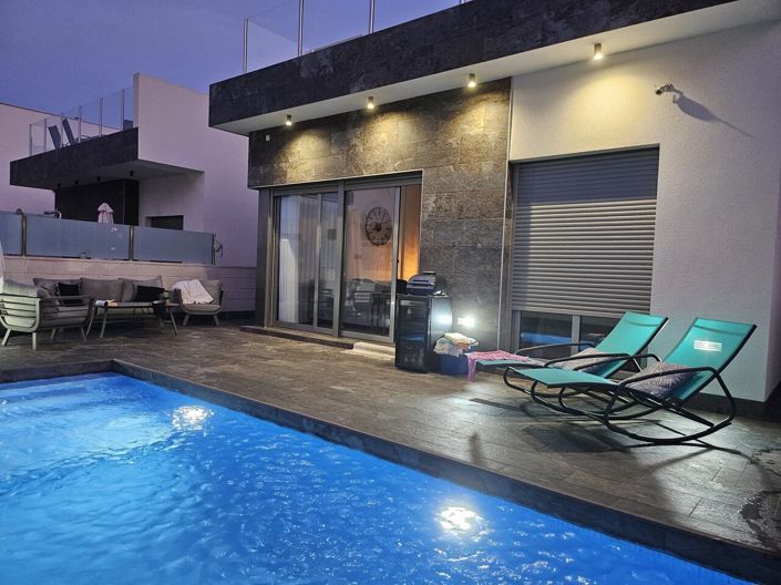 Image No.2-3 Bed Villa for sale