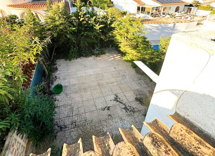 Image No.12-3 Bed Townhouse for sale