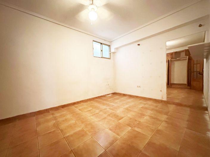 Image No.21-3 Bed Townhouse for sale