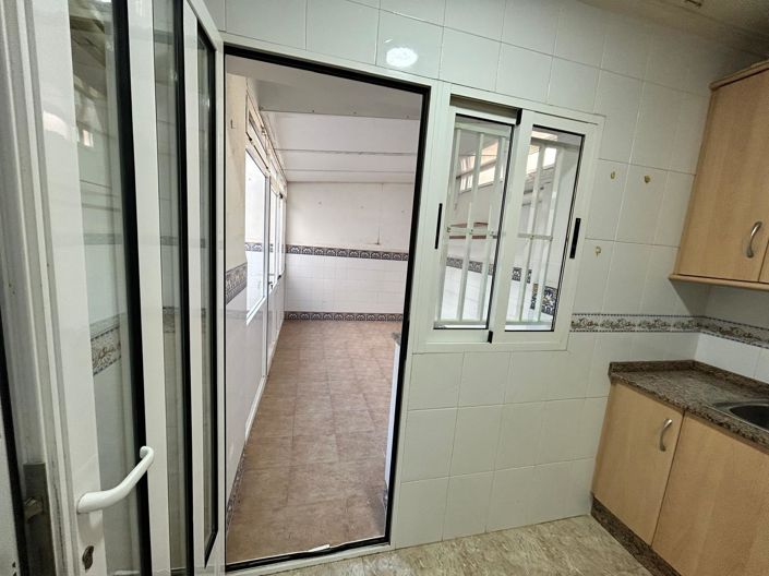 Image No.13-4 Bed Townhouse for sale