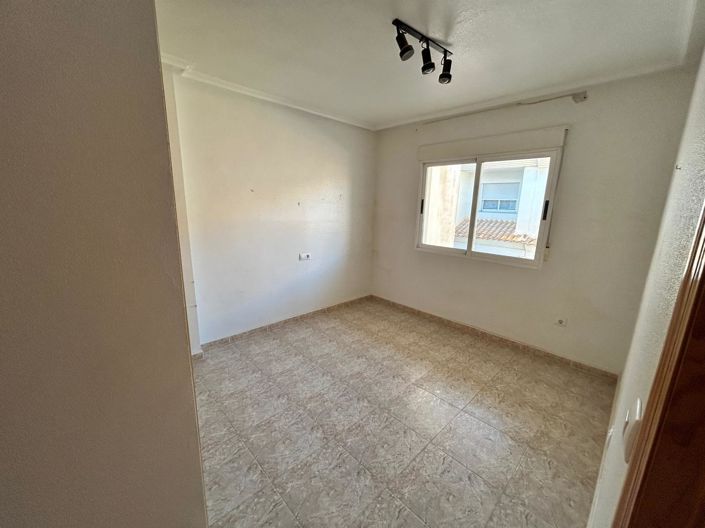 Image No.20-4 Bed Townhouse for sale