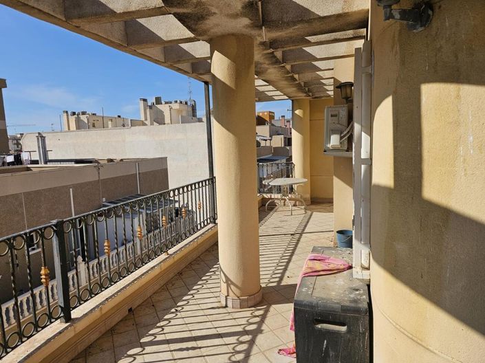Image No.1-Propriété de 4 chambres à vendre à Torrevieja