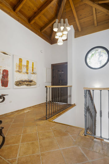 Image No.22-5 Bed Townhouse for sale