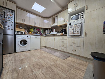 10-bb915d1cb19341576dcdc994b81ab9c5