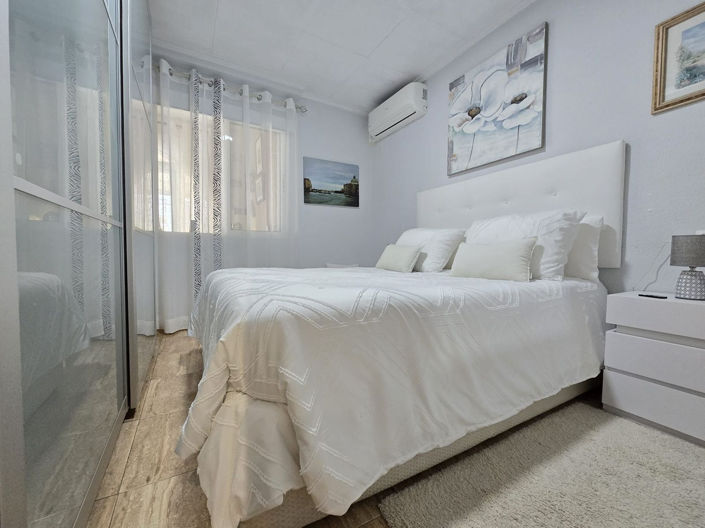 Image No.12-2 Bed House for sale