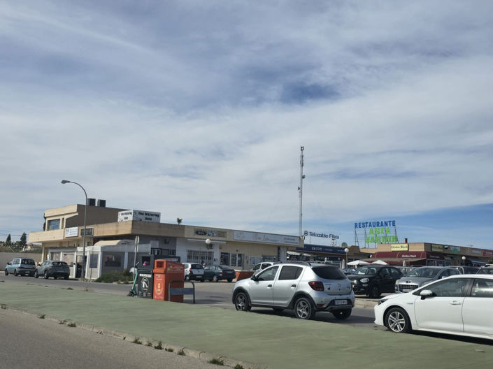 Image No.18-2 Bed House for sale