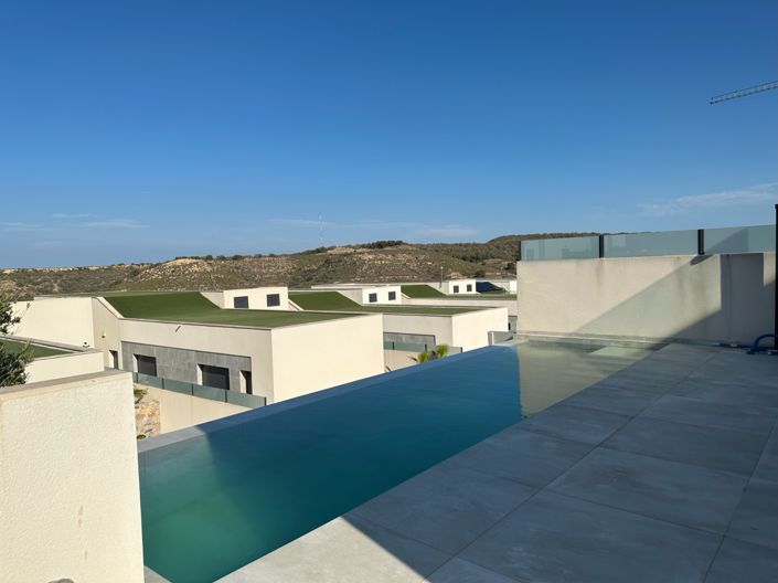 Image No.17-4 Bed Villa for sale