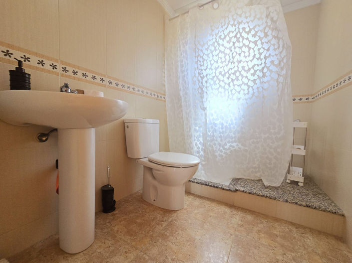 Image No.14-3 Bed House for sale