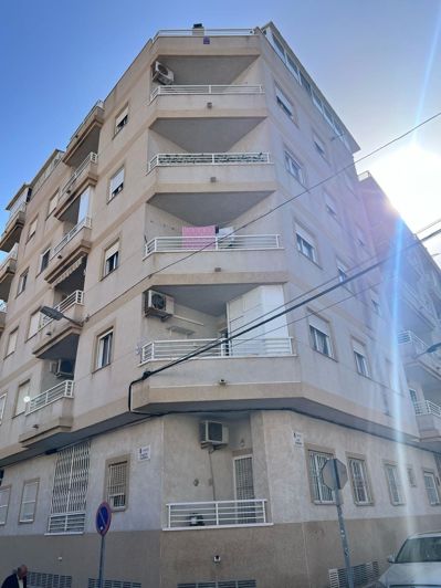 Image No.1-Appartement de 2 chambres à vendre à Torrevieja