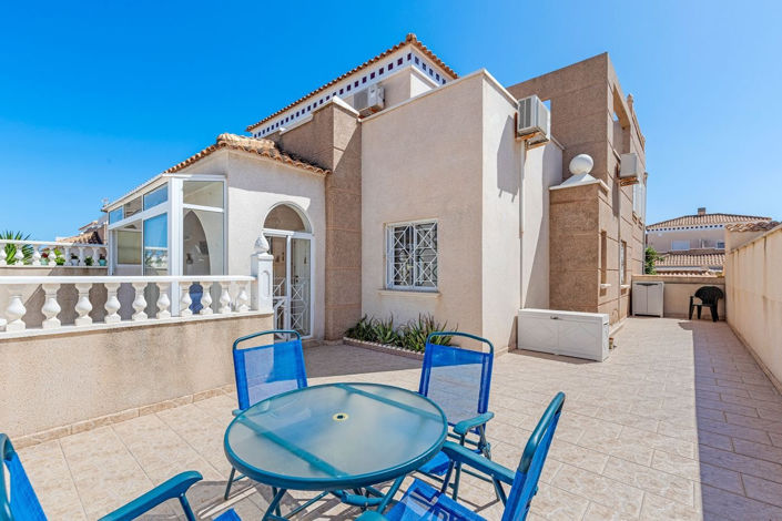 Image No.1-2 Bed Quad for sale