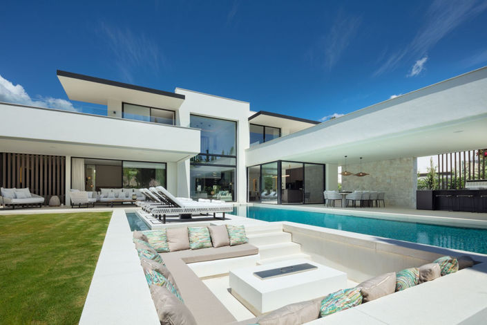 Image No.1-Villa de 5 chambres à vendre à Nueva Andalucia
