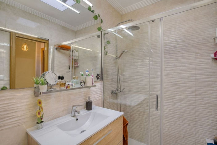 Image No.12-3 Bed House for sale