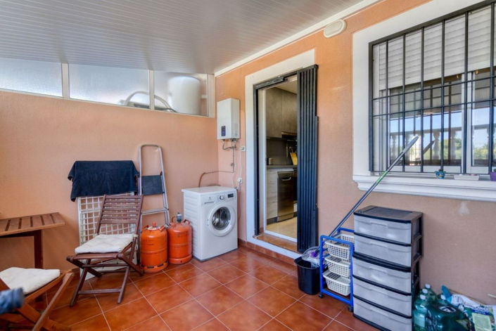 Image No.24-3 Bed House for sale