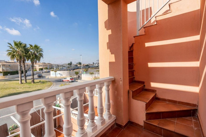 Image No.26-3 Bed House for sale