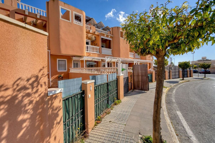 Image No.4-3 Bed House for sale