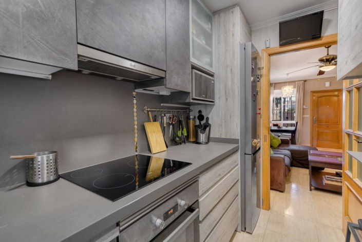 Image No.8-3 Bed House for sale