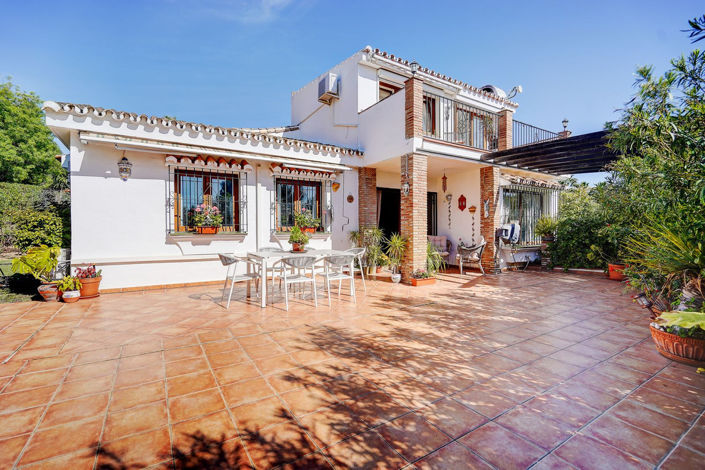 Image No.1-Villa de 4 chambres à vendre à Calahonda