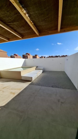 Image No.15-3 Bed House for sale