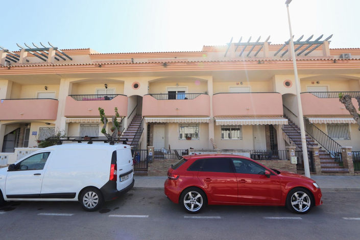 Image No.25-3 Bed House for sale