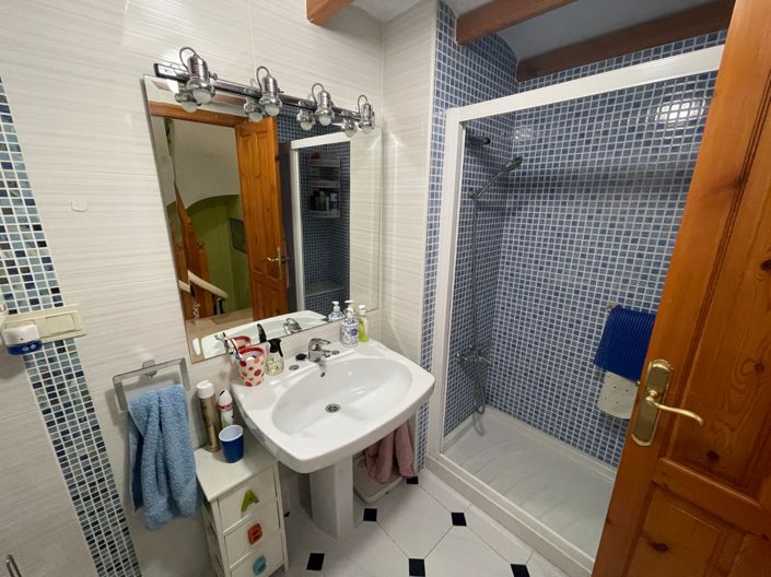 Image No.23-5 Bed Townhouse for sale