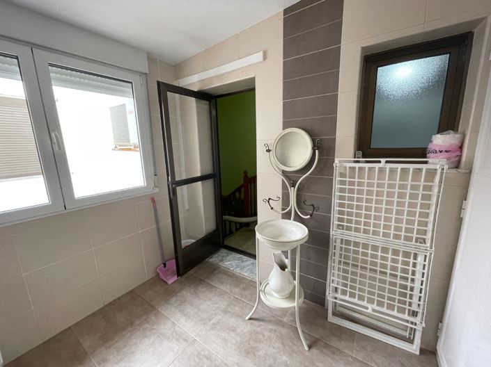 Image No.29-5 Bed Townhouse for sale