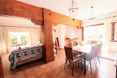 12-53013098fcab6c38b1379cd33298e050