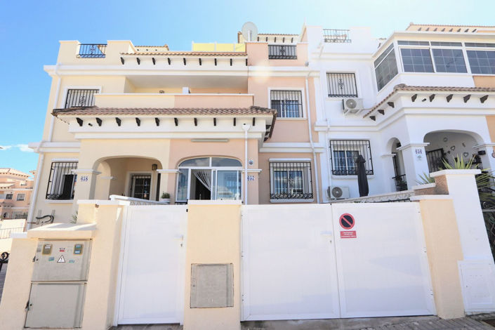 Image No.1-3 Bed House for sale