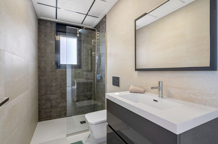 Image No.14-2 Bed Property for sale