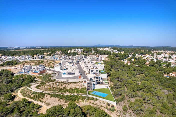 Image No.25-2 Bed Property for sale